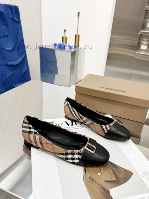 Burberry's classic plaid flat shoes are the least picky and age limited shoes to date. Everybyu7ynx2 - Image 5