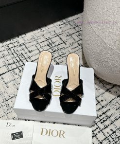 Dior 24/Early Spring Hot selling SlippersThis high-heeled shoe reinterprets the La Parusienn5di8haln