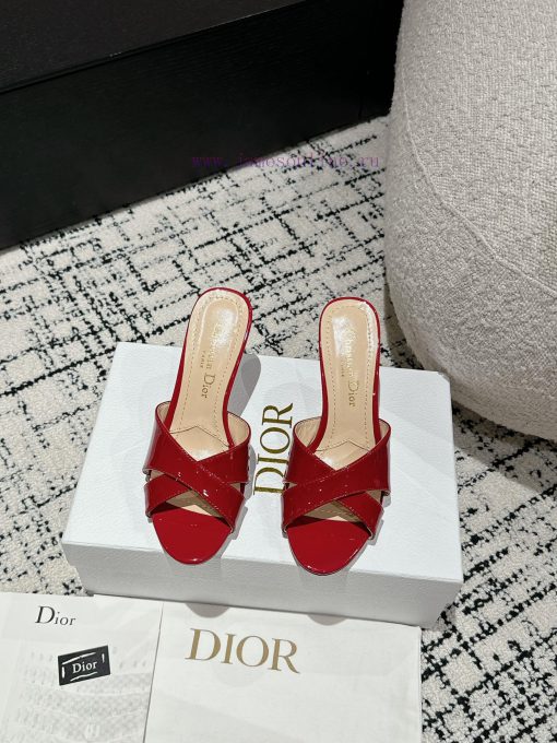 Dior 24/Early Spring Hot selling SlippersThis high-heeled shoe reinterprets the La Parusiennj4mlckio