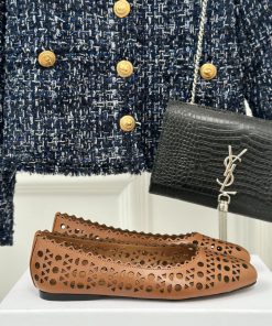 AlAIA | Classic retro hollowed out single shoe from AlAIAFull of girlish style, with both moadrrf251