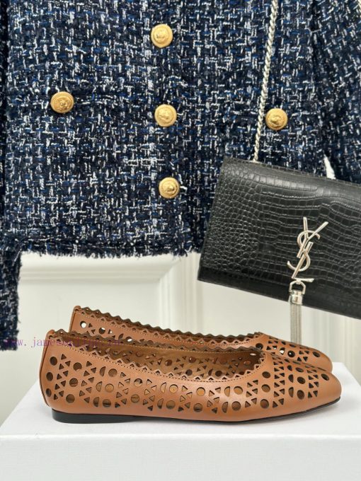 AlAIA | Classic retro hollowed out single shoe from AlAIAFull of girlish style, with both moadrrf251 - Image 2