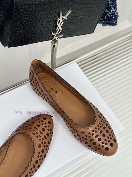 AlAIA | Classic retro hollowed out single shoe from AlAIAFull of girlish style, with both moadrrf251 - Image 6