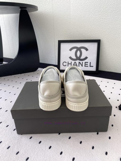 Chanel's new casual shoes are now available for sale. They are cute, retro, and show off thes116qa19 - Image 9