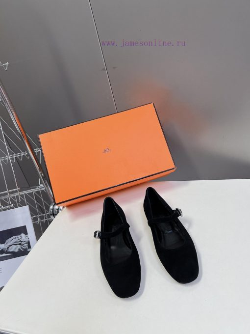 Hermes Autumn/Winter New Collection Mary JaneThe only H family strap Mary Jane's minimalist la3owhc2