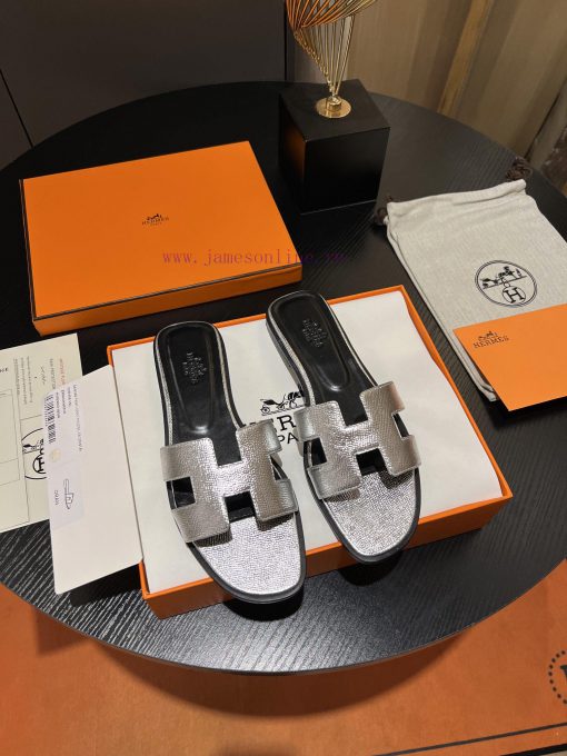 HERMES Hermes, Palm Pattern Series H Trailer, Made with 11 High Altitude Edition Shoes, Top 30v9pph6 - Image 2