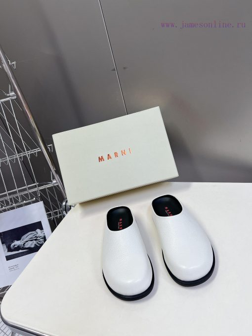 Marni Classic Half Slippers for Spring and Summer: This pair of slippers with contrasting co7uno6hfu