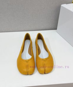 Upgraded version, MaisonMargiela Martin Margiela, a classic split toe single shoe Half a tramvbpjpad