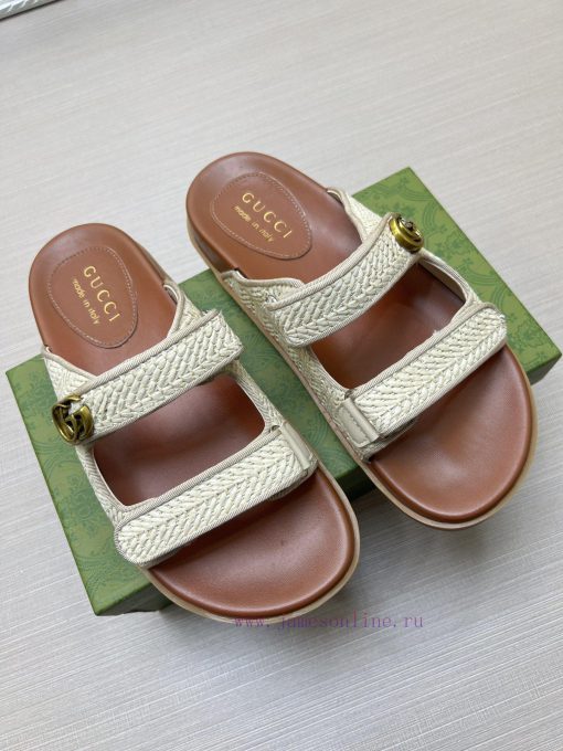 GucciGucci's popular men's fashion slippers are a must-have for spring and summer. The shoe tg7rasrd - Image 4