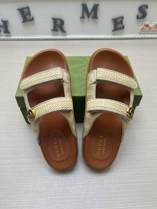 GucciGucci's popular men's fashion slippers are a must-have for spring and summer. The shoe7w9wdsdd - Image 3