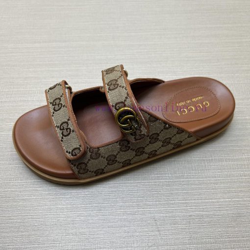 GucciGucci's popular men's fashion slippers are a must-have for spring and summer. The shoe qzogqwd2 - Image 9