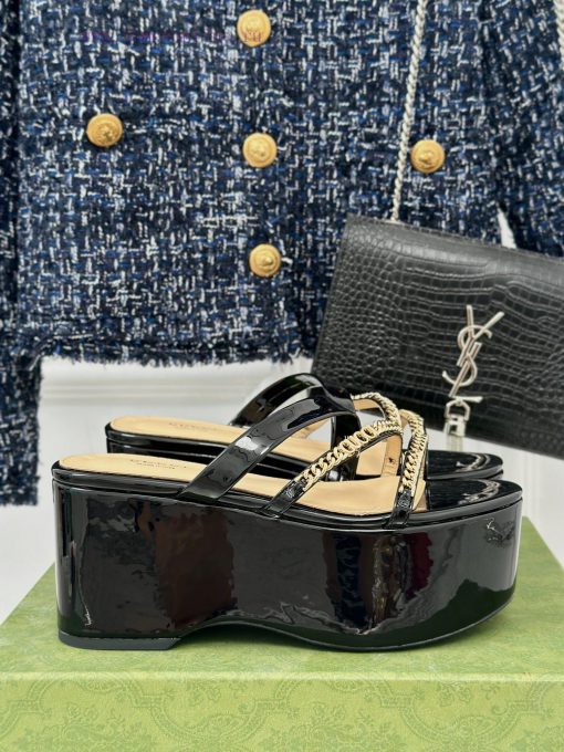 Gucci24S Spring/Summer New Product ShowThick soled chain slippersG Home is reflecting a sensqlgoauan