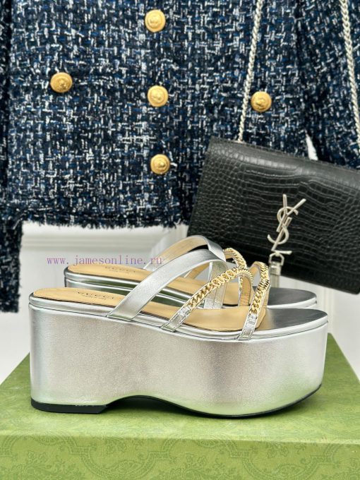 Gucci24S Spring/Summer New Product ShowThick soled chain slippersG Home is reflecting a senskj3wg8bn
