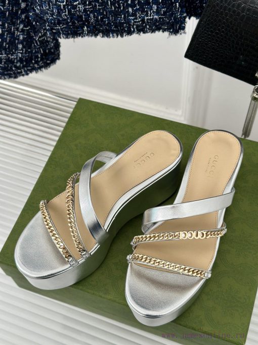 Gucci24S Spring/Summer New Product ShowThick soled chain slippersG Home is reflecting a senskj3wg8bn - Image 3