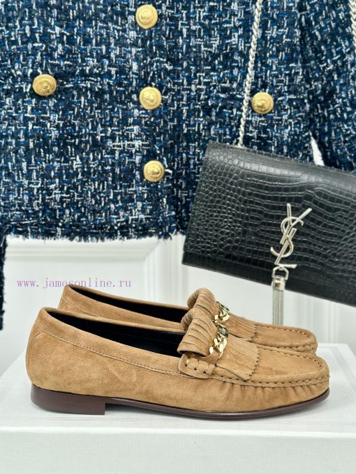 Celine/Celine Classic Four Seasons Retro loafersThis one with tassels is more playful compar7e8515ob