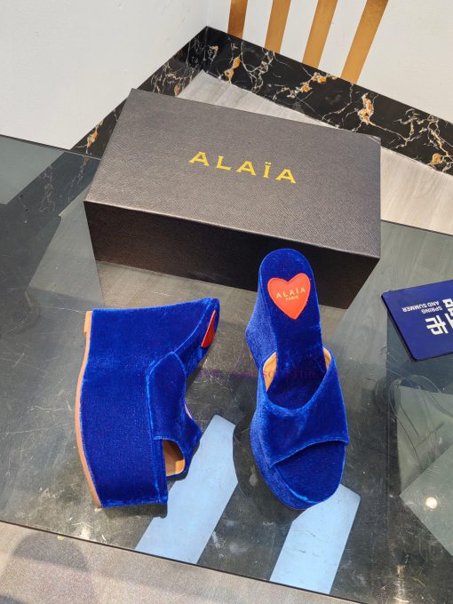 ALAIA's latest hate sky high water table slippers for 2024, with a unique heart-shaped desig2cadb9a6 - Image 8