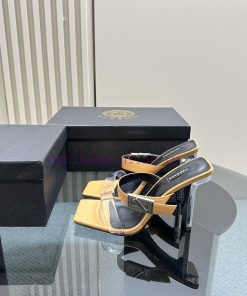 The most2024 Milan Fashion Show Transparent PVC High Heel SandalsExquisite high-heeled sanda7e2r0uj5