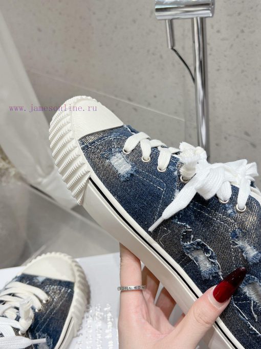 MaisonMargiela MM6, a worn-out German style training shoe, is a casual sports shoeThis Germa3bsv2z75 - Image 8