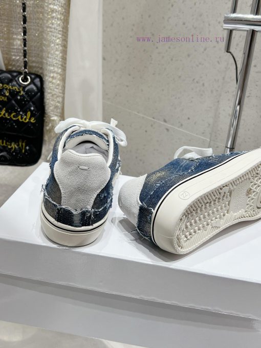 MaisonMargiela MM6, a worn-out German style training shoe, is a casual sports shoeThis Germa3bsv2z75 - Image 10