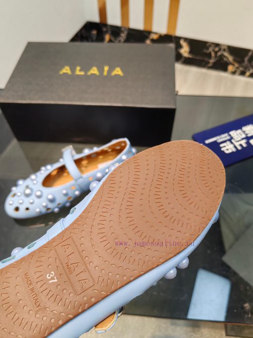 ALAIA's latest ballet shoes for 2024, featuring a unique heart-shaped design and a sexy lookj5n40jlx - Image 7