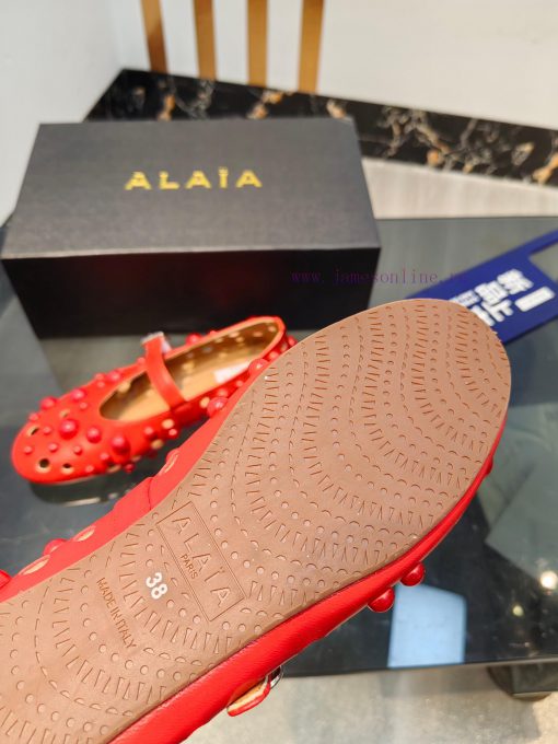 ALAIA's latest ballet shoes for 2024, featuring a unique heart-shaped design and a sexy look8v2ejwsn - Image 7
