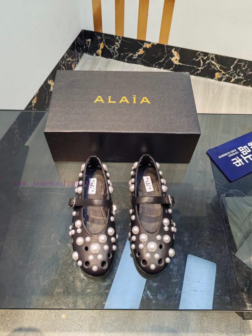 ALAIA's latest ballet shoes for 2024, featuring a unique heart-shaped design and a sexy lookbs0r9cy6
