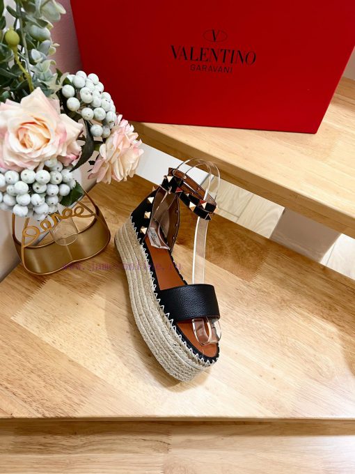 Valentino Garavani Lychee Leather Strap Thick Bottom Slope Heel Sandals-Customized Edition-M1bmv0pzw - Image 4