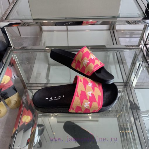 Marni's new spring and summer couple style slippers exude the necessary atmosphere for summej4jv1e7a - Image 8