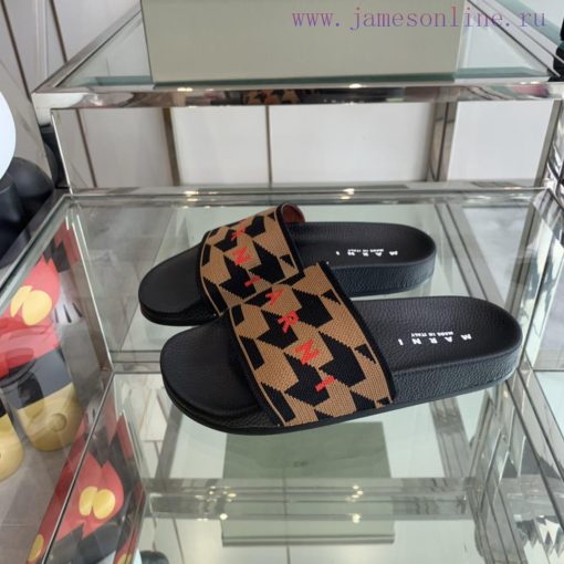 Marni's new spring and summer couple style slippers exude the necessary atmosphere for summe15kw87iy - Image 3