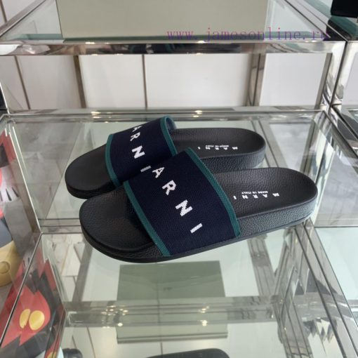 Marni's new spring and summer couple style slippers exude the necessary atmosphere for summe240wc1c6 - Image 3