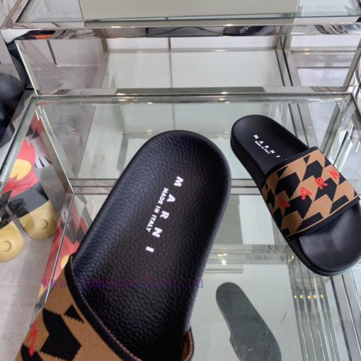 Marni's new spring and summer couple style slippers exude the necessary atmosphere for summe15kw87iy - Image 5