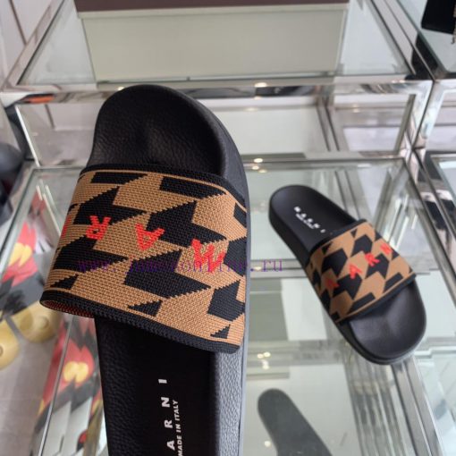 Marni's new spring and summer couple style slippers exude the necessary atmosphere for summe15kw87iy - Image 6