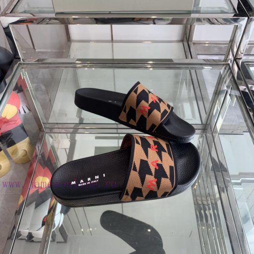 Marni's new spring and summer couple style slippers exude the necessary atmosphere for summe15kw87iy - Image 8