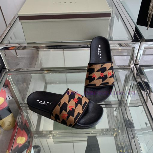 Marni's new spring and summer couple style slippers exude the necessary atmosphere for summe15kw87iy - Image 9