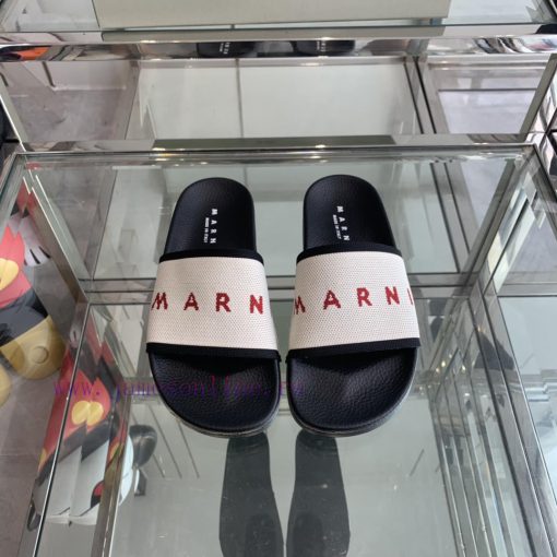 Marni's new spring and summer couple style slippers exude the necessary atmosphere for summe11zvnsg0 - Image 2