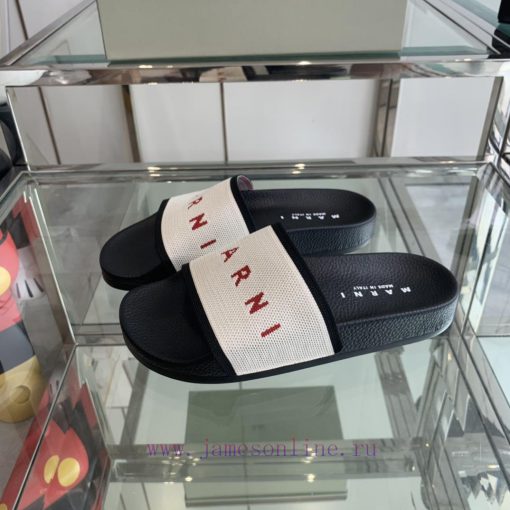 Marni's new spring and summer couple style slippers exude the necessary atmosphere for summe11zvnsg0 - Image 3