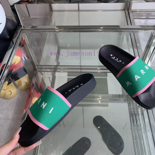 Marni's new spring and summer couple style slippers exude the necessary atmosphere for summelh4mmcm5 - Image 4
