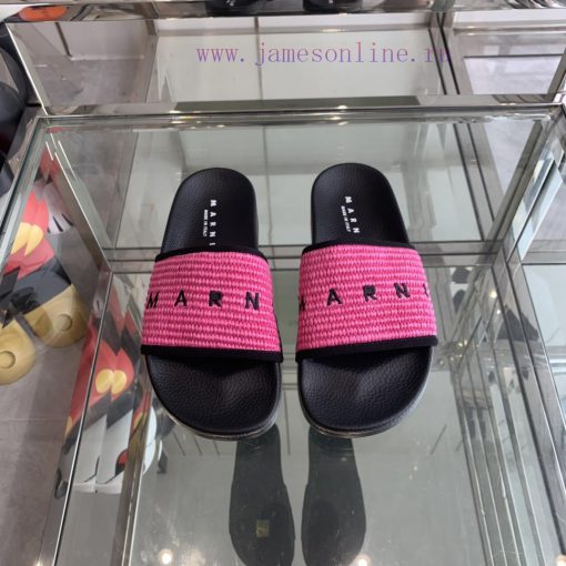 Marni's new spring and summer couple style slippers exude the necessary atmosphere for summe9is3nqru