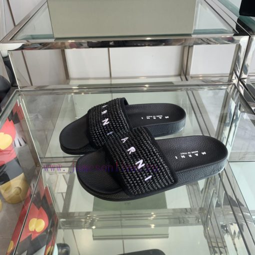 Marni's new spring and summer couple style slippers exude the necessary atmosphere for summerjpuxnvy - Image 3