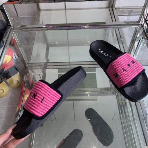 Marni's new spring and summer couple style slippers exude the necessary atmosphere for summe9is3nqru - Image 4