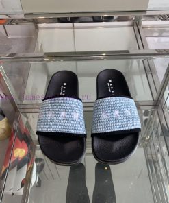 Marni's new spring and summer couple style slippers exude the necessary atmosphere for summed0pzyxtr