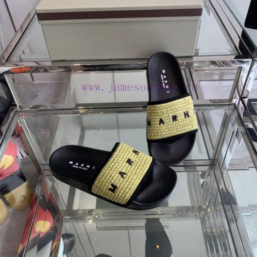 Marni's new spring and summer couple style slippers exude the necessary atmosphere for summe8tk454ac - Image 9