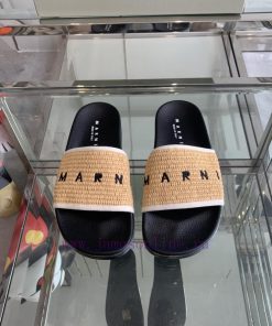 Marni's new spring and summer couple style slippers exude the necessary atmosphere for summetp6zyf6f