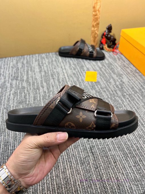 LV One Word Drag LOUIS VUITTON high-end slippers are created one-on-one by Ludeng Yiwei,Branwlqykuu9 - Image 5