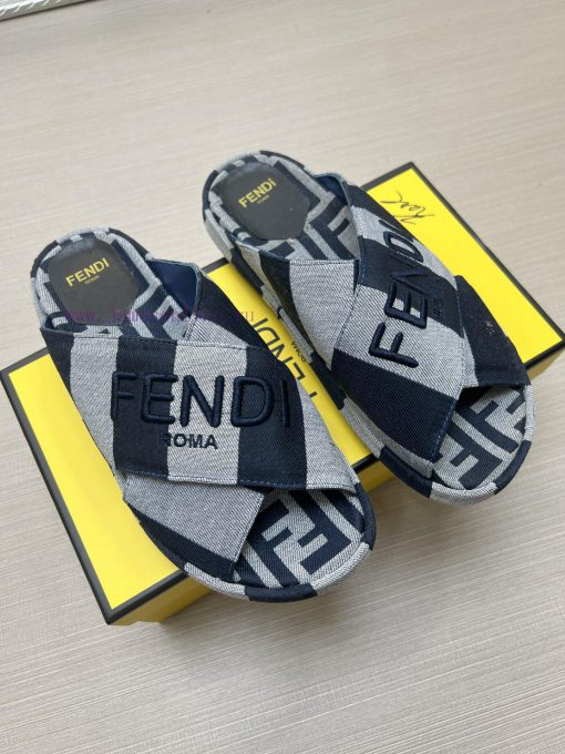 Couple styleFENDI's latest thick soled slippers for spring and summer, featuring an embroidenw1209cg - Image 4