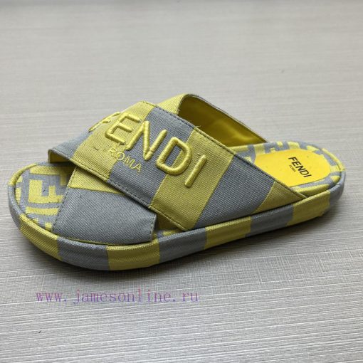 Couple styleFENDI's latest thick soled slippers for spring and summer, featuring an embroide29z28f76 - Image 9