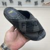 Couple styleFENDI's latest thick soled slippers for spring and summer, featuring an embroideodyv9n32