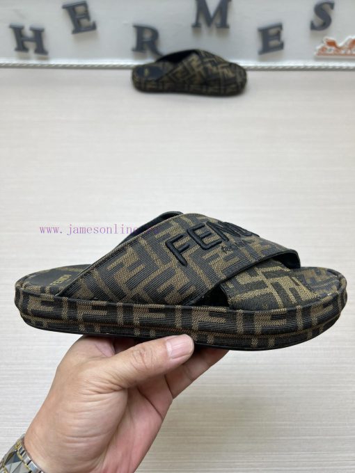 Couple styleFENDI's latest thick soled slippers for spring and summer, featuring an embroidedtg4sl3x - Image 6