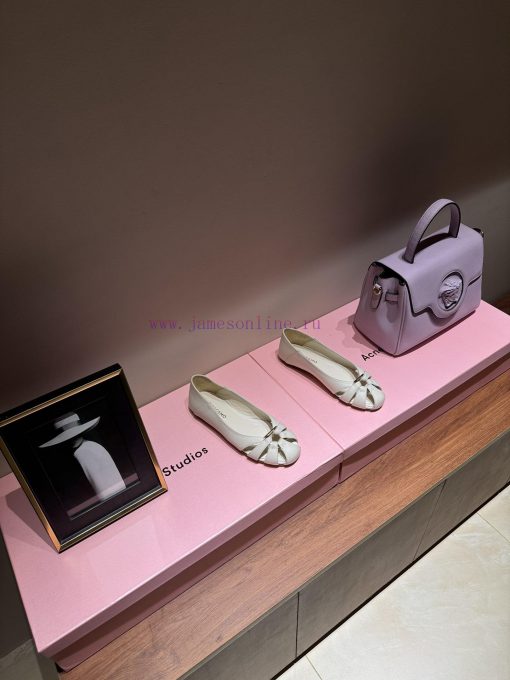 The mostFerragamo 24 year old Ferragamo ballet flat shoes FAM high-frequency exposure ballet0u299zit
