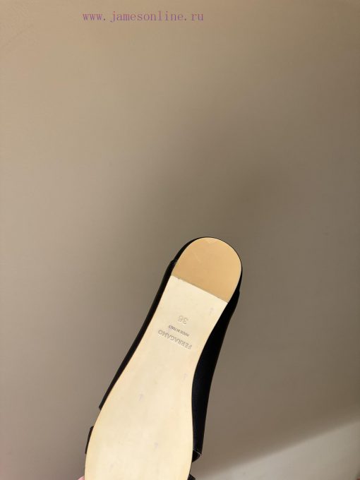 The mostFerragamo 24 year old Ferragamo ballet flat shoes FAM high-frequency exposure balleta9lf5rua - Image 9