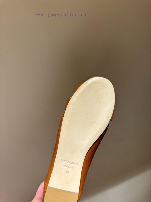 The mostFerragamo 24 year old Ferragamo ballet flat shoes FAM high-frequency exposure balletguw9judv - Image 9
